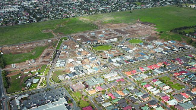 An aerial view of the Lightsview housing estate, looking south, in 2010. Folland Avenue separates the development from Northgate, to the north.