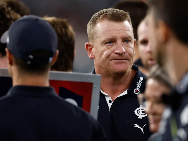 Michael Voss in the Carlton huddle. Picture: Michael Willson/AFL Photos via Getty Images.