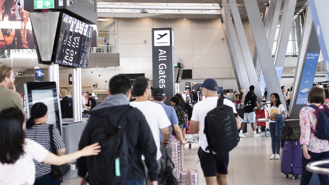 Australians travellers are unlikely to benefit from cheaper fuel. Picture: NewsWire / Jeremy Piper