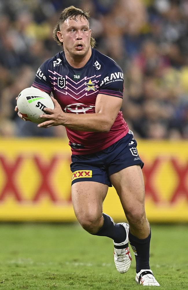 Reuben Cotter runs the ball during round 21. (Photo by Ian Hitchcock/Getty Images)