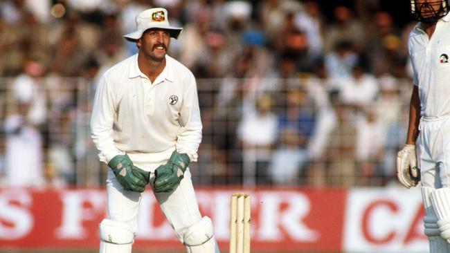 Greg Dyer with the gloves for Australia against New Zealand in the 1987 World Cup match in Chandigarh. Photo: Bob Thomas/Getty Images