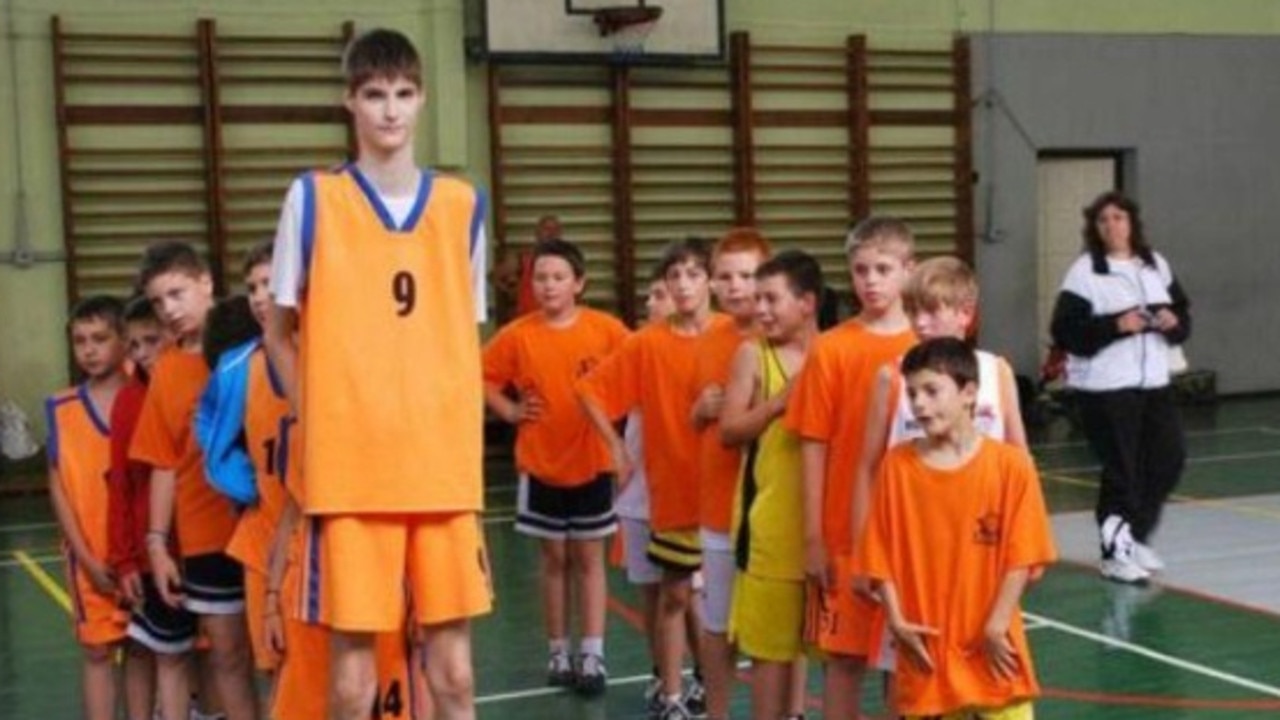 Robert Bobroczky, Europe’s tallest teenager, attracts NBA’s attention