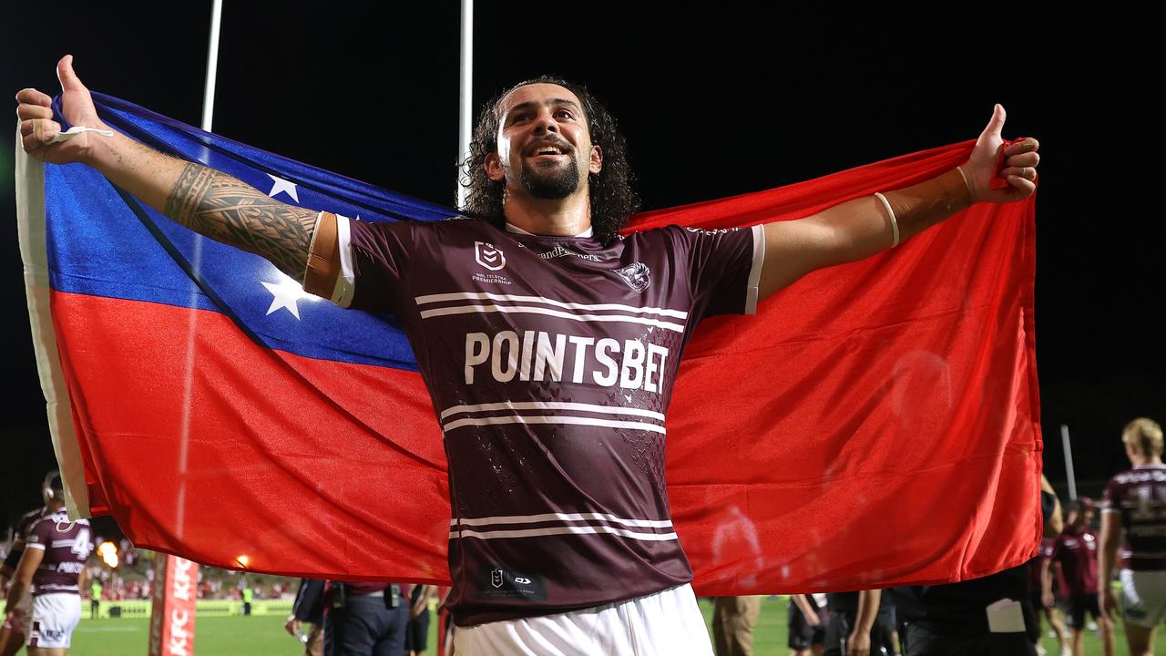 The vibe is strong in Manly, with the players supporting Aloiai after his error. Picture: Cameron Spencer/Getty Images