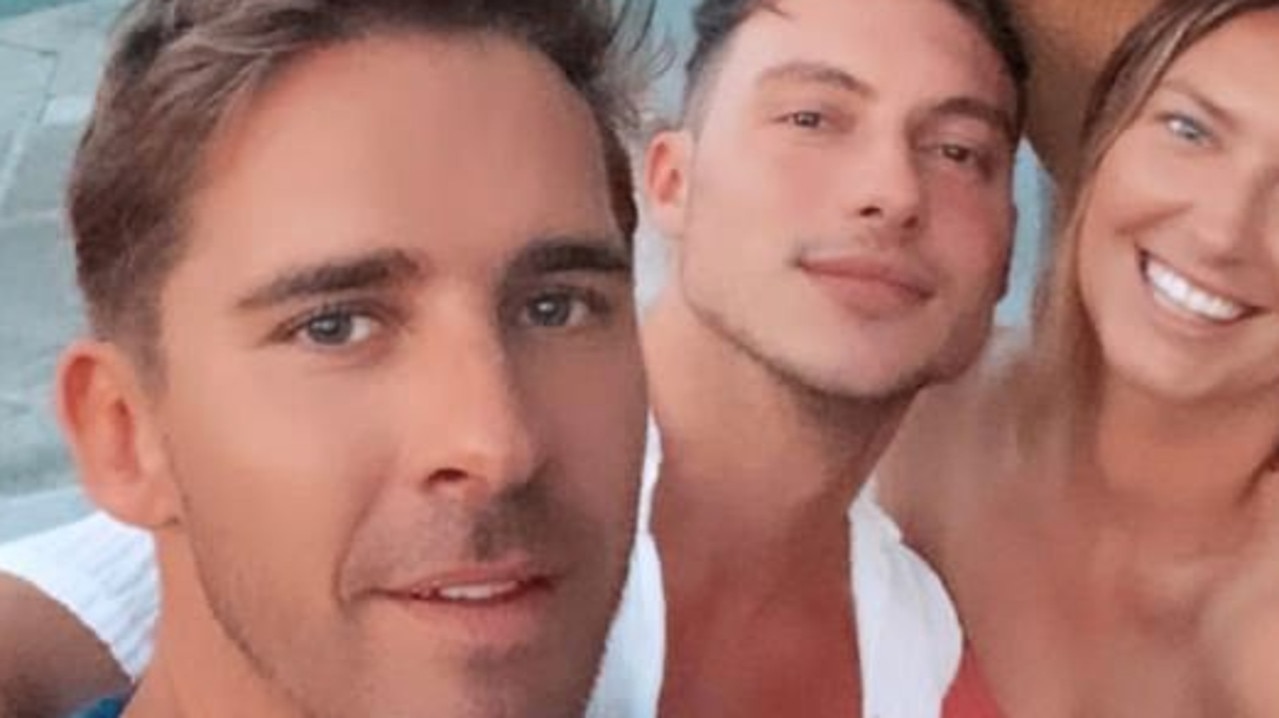 Hugh Sheridan Shows Off Relationship With Kurt Roberts Eminetra Australia