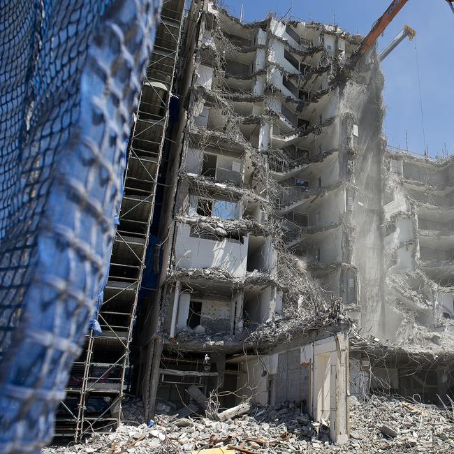 The first highrise to be built on the Gold Coast beachfront, the Iluka Beach Resort.