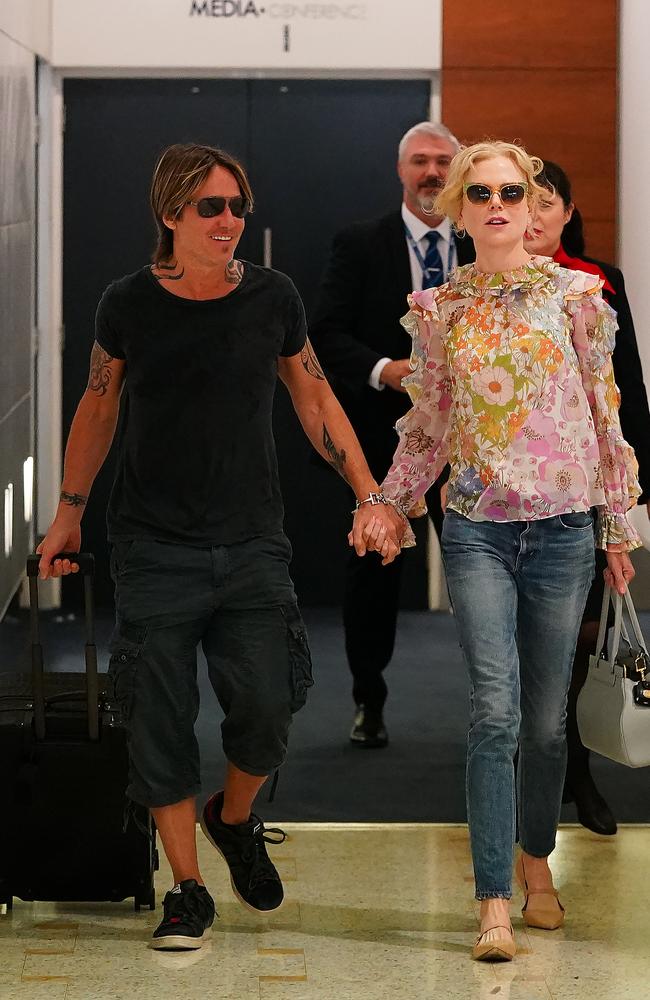 Keith Urban welcomes wife Nicole Kidman at Sydney Airport | The Courier