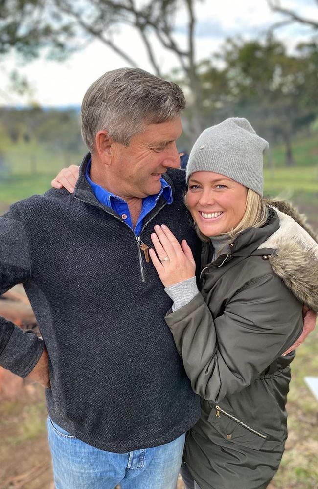 Sunrise host Samantha Armytage has said yes to marrying partner Richard Lavender.