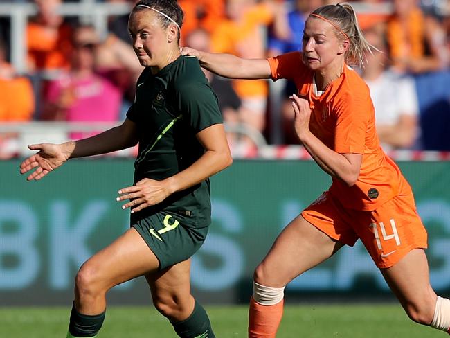 EINDHOVEN, NETHERLANDS - JUNE 01: Jackie Groenen of Netherlands (R) challenges Caitlin Foord of Australia (L) during the international friendly match beweteen Netherlands Women and Australia Women at Phillips Stadium on June 01, 2019 in Eindhoven, Netherlands. (Photo by Christof Koepsel/Getty Images)