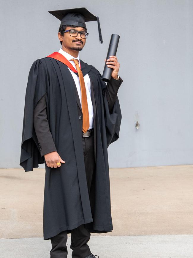 Shanuka Yohan Jayasiri graduates with a Bachelor of Information Technology. UniSQ graduation ceremony at Empire Theatre. Wednesday, June 28, 2023