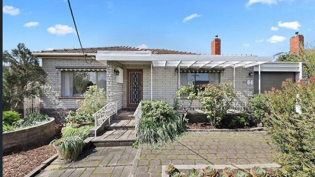 64 Hodgson St, Heidelberg costs $520 a week to rent right now