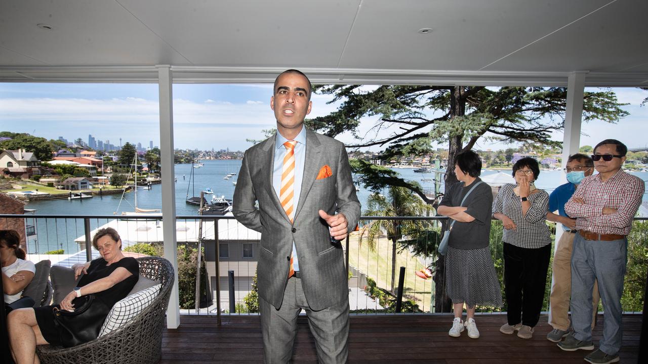 Pictures from the auction of 11, Lyndhurst Crescent in Hunters Hill which failed to sell at auction under the gavel of auctioneer Michael Garafolo.