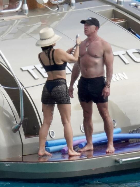 One of the widely circulated photos of Jeff Bezos and Lauren Sanchez in the Caribbean.