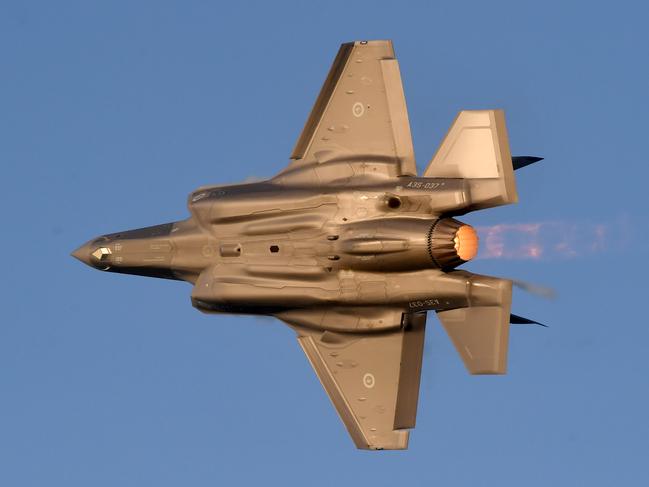 A RAAF F35A Lightning II does a solo airshow on the Strand. Picture: Evan Morgan