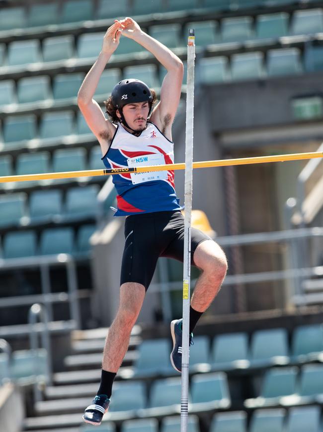 A high-flying Ryan Marshall from Ingleside