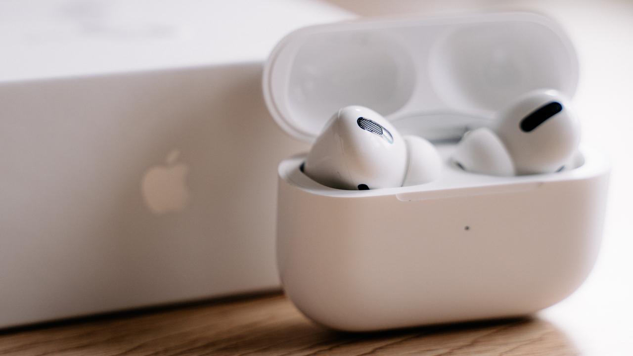 Apple AirPods Pro. Image: David Levêque/Unsplash.