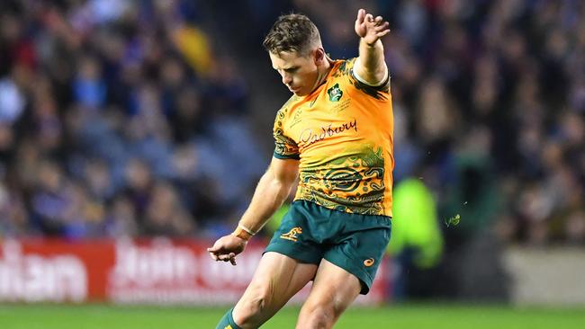 Australia's fly-half Bernard Foley kicks his second penalty during the Autumn Nations Series International rugby union match between Scotland and Australia at Murrayfield Stadium in Edinburgh on October 29, 2022. (Photo by ANDY BUCHANAN / AFP)