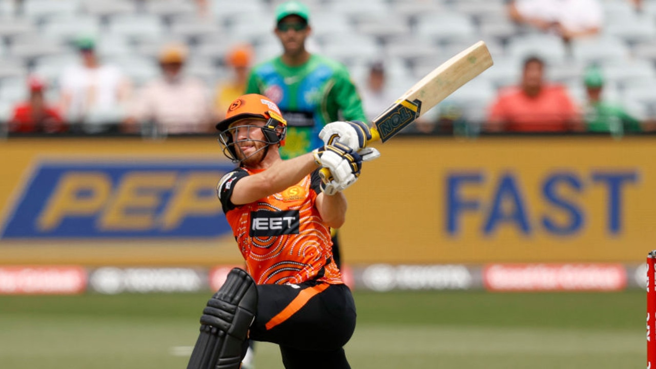 GEELONG, AUSTRALIA - JANUARY 11: Laurie Evans of the Perth Scorchers bats during the Men's Big Bash League match between the Perth Scorchers and the Melbourne Stars at GMHBA Stadium, on January 11, 2022, in Geelong, Australia. (Photo by Darrian Traynor/Getty Images)