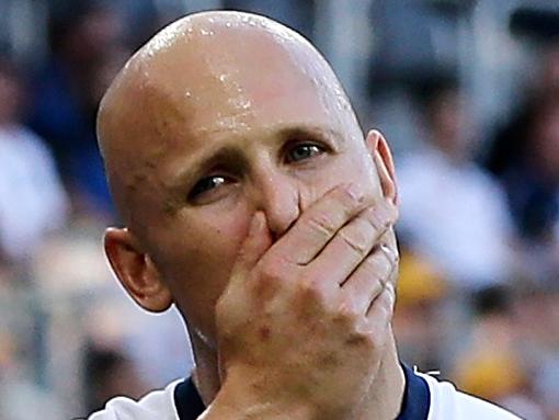 PERTH, WESTERN AUSTRALIA - APRIL 08:  Gary Ablett of the Cats leaves the field with a possible hamstring injury during the round three AFL match between the West Coast Eagles and the Geelong Cats at Optus Stadium on April 8, 2018 in Perth, Australia.  (Photo by Will Russell/AFL Media/Getty Images)