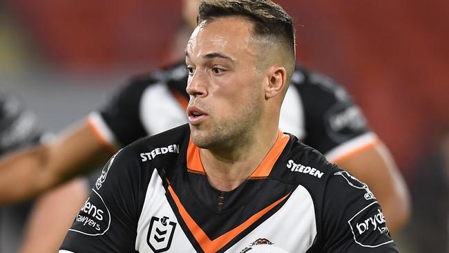 BRISBANE, AUSTRALIA - JULY 30: Luke Brooks of the Tigers in action during the round 20 NRL match between the Wests Tigers and the New Zealand Warriors at Suncorp Stadium, on July 30, 2021, in Brisbane, Australia. (Photo by Albert Perez/Getty Images)