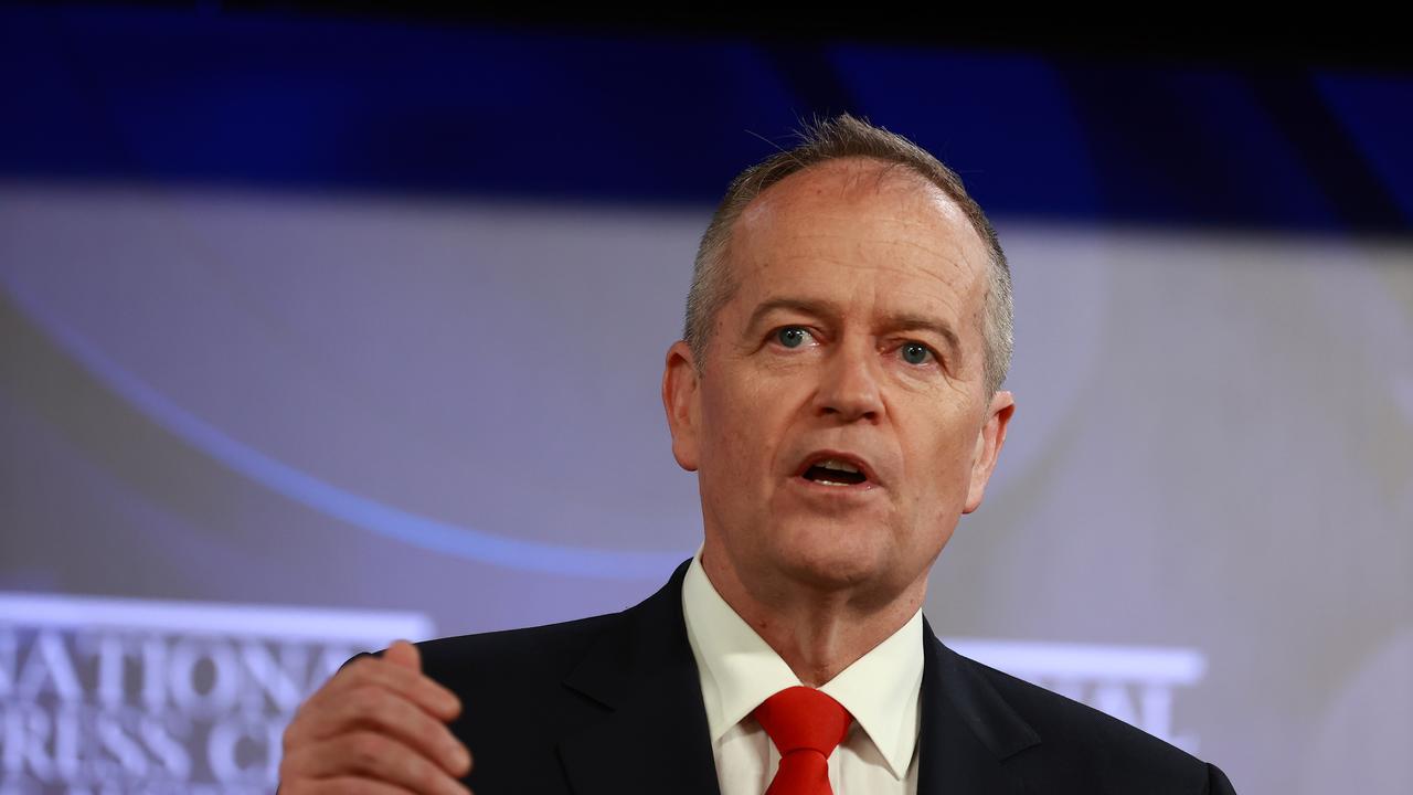 Bill Shorten says Scott Morrison is ‘missing in action’ and leaving states to fend for themselves. Picture: NCA NewsWire / Gary Ramage