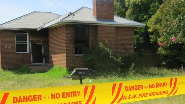 A man has died after suffering extensive burns when his Mate St house caught fire.