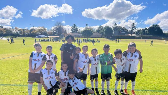 Celebrating being named team of the week are (from left) Seb Johnson, Diar Suliman, Waad Alhavdo (Coach) Alvie Vels Hans Lee, Khudher Jomer, Barwar Muhsin, Cailan Western, Kyran Lucas, Dilovan Khudger, Adil Muhsin, Hank Lee.