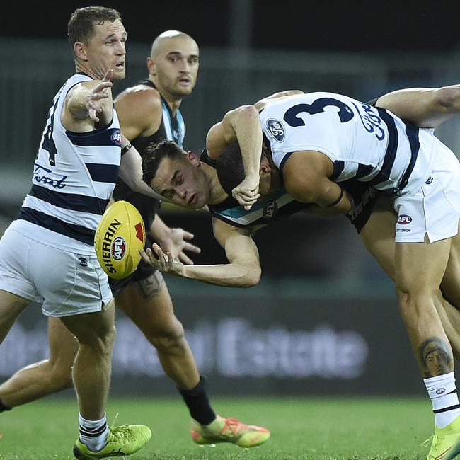 Karl Amon tackled strongly by Parfitt. Picture: Matt Roberts/Getty Images