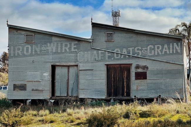 Melbourne Ghost Signs by Sean Reynolds.