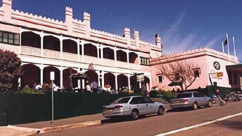 The heritage-listed Imperial Hotel, pictured in 1998, adjoins the southern and south western boundary of Mount Victoria Motor Inn.