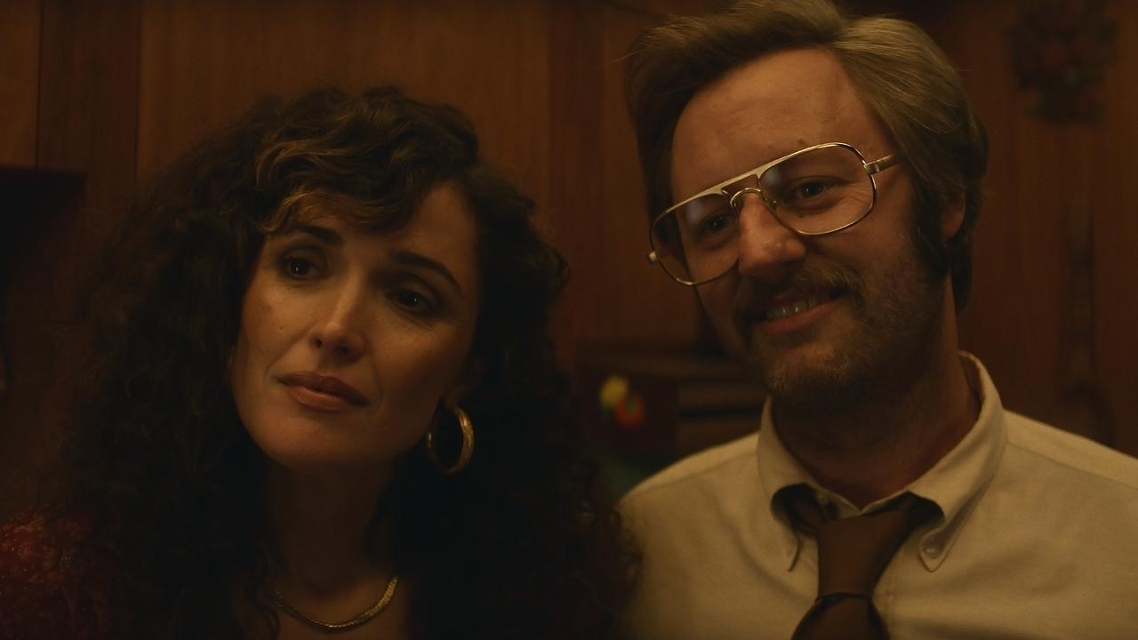 Rose Byrne and Rory Scovel as Sheila and Danny Rubin.