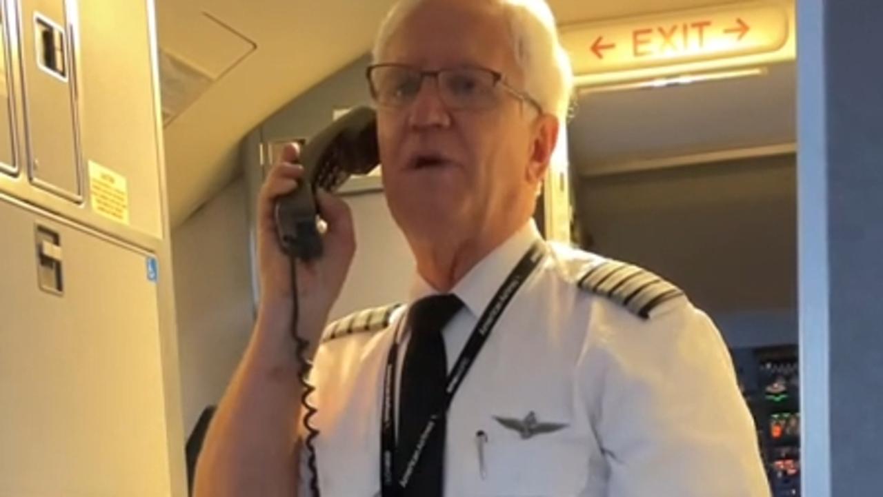 American Airlines pilotunun veda konuşmasının videosu insanları gözyaşlarına boğdu