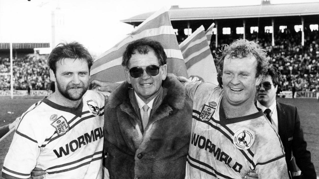 Coach Jack Gibson flanked by Grothe (left) and Stan Jurd after Parramatta defeated Manly in the 1983 grand final.