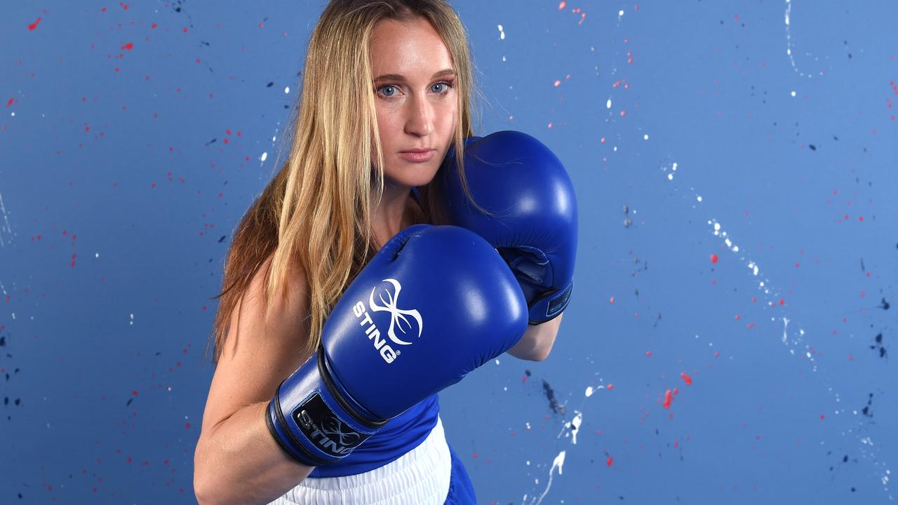 amateur boxer boxing her she