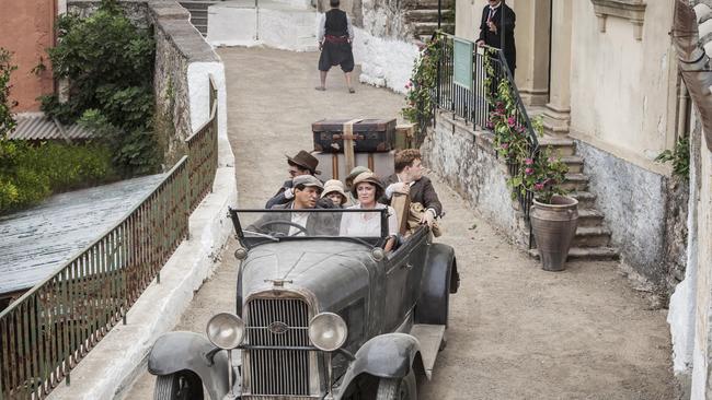 The Durrells take over the island of Corfu.