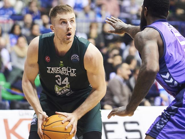 Jackies recruit Ian Hummer playing for Tek Sut Bandirma. (Photo by Borja B. Hojas/Getty Images)