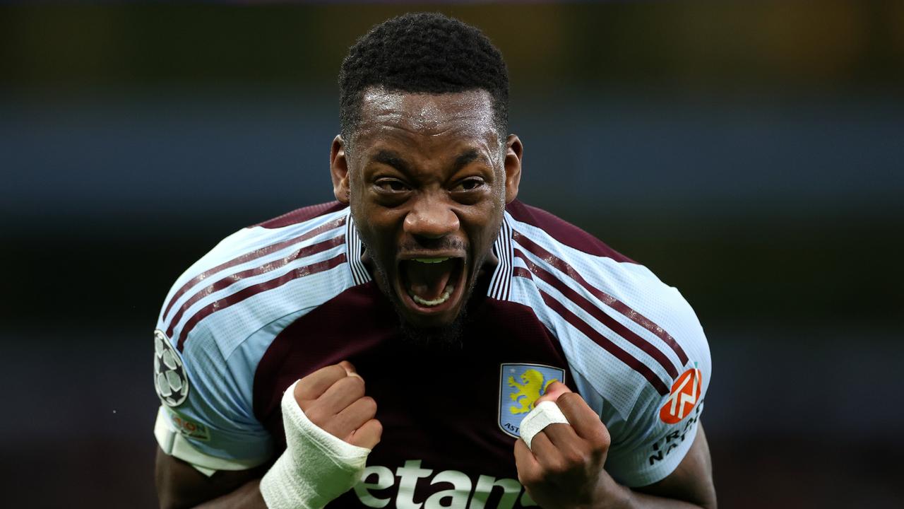 BIRMINGHAM, ENGLAND - OCTOBER 02: Jhon Duran of Aston Villa celebrates the team's victory at full time during the UEFA Champions League 2024/25 League Phase MD2 match between Aston Villa FC and FC Bayern MÃ&#131;Â¼nchen at Villa Park on October 02, 2024 in Birmingham, England. (Photo by Michael Steele/Getty Images)