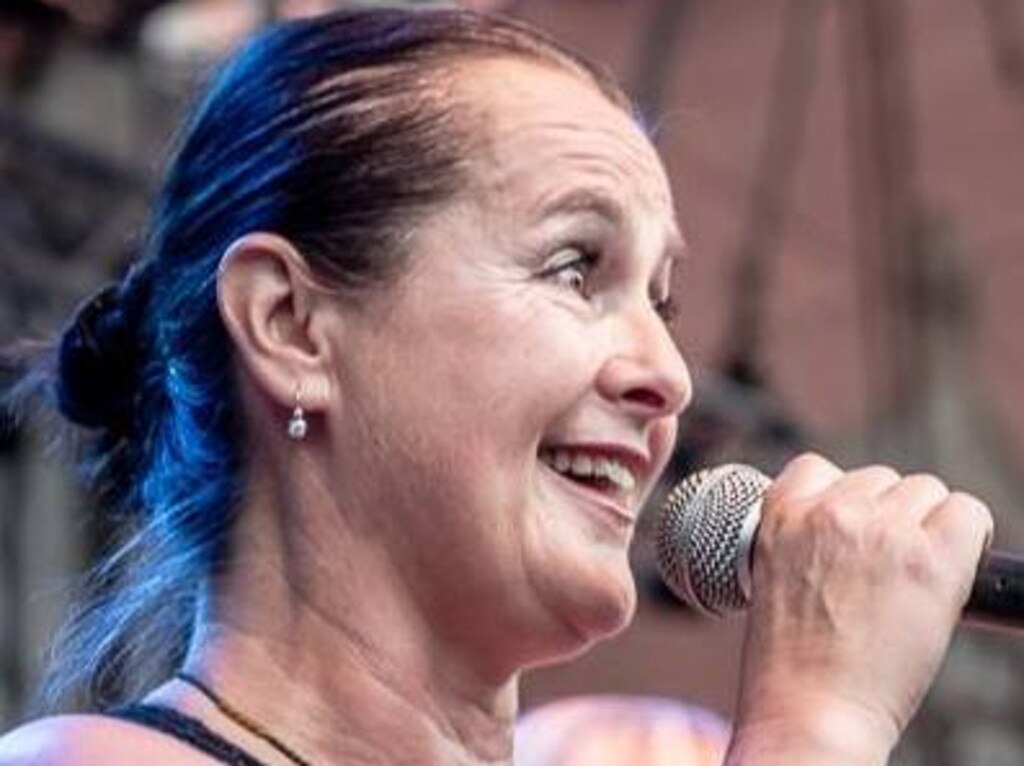 Czech folk singer Hanka Hek has died after intentionally catching Covid. Picture: Facebook