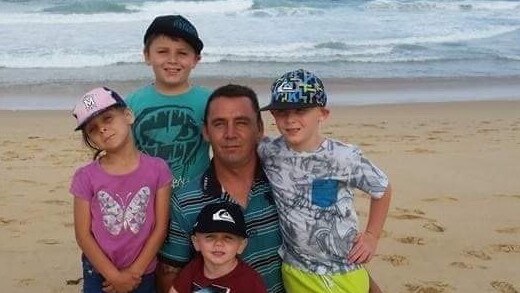 Mark Keanes' four children would have to pay $16,000 and quarantine for two weeks to enter the state to see their terminally ill father.