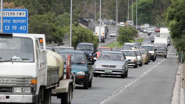 News BCM 14.11.05 Ipswich Motorway. Traffic on the Centenary Highway. PicPeterWallis