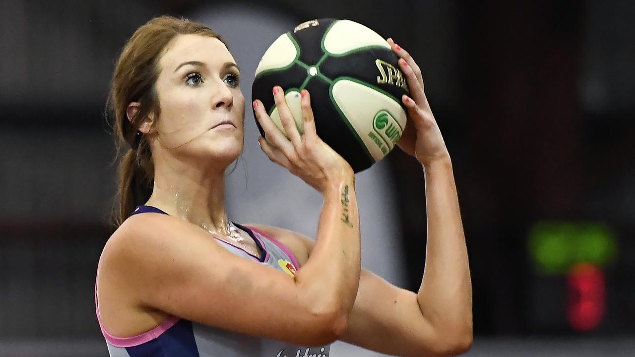 Carlie Smith is a WNBL player 10 years after stepping away from the game as a teenager.