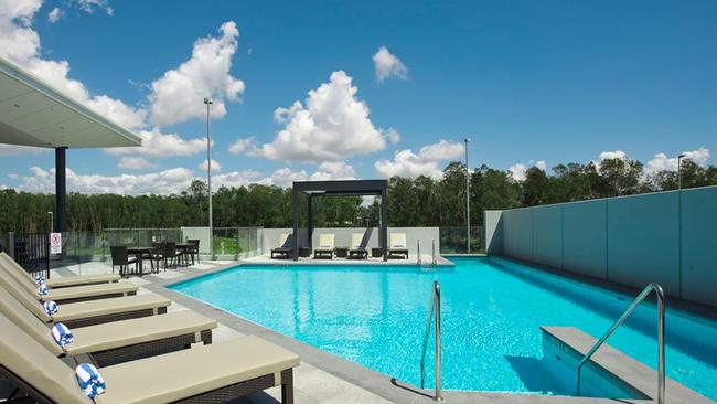 The pool at Pullman Brisbane Airport.