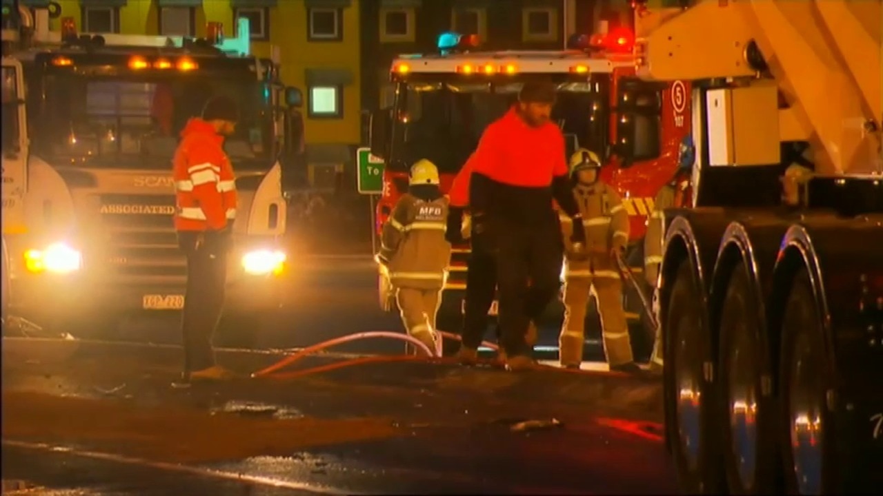 Truck crash causes major traffic chaos in Melbourne | news.com.au ...