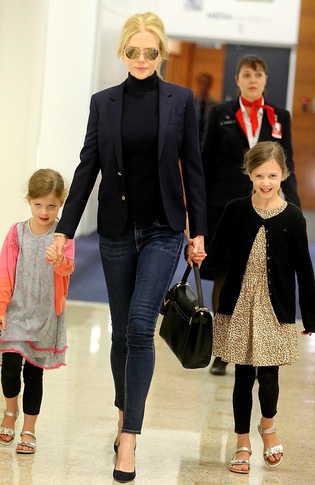 Nicole Kidman jets into Sydney with girls but no Keith | Daily Telegraph