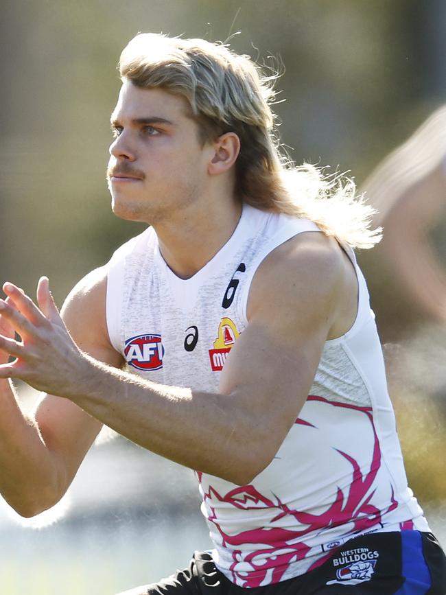 Bailey Smith of the Bulldogs in action. Picture: Daniel Pockett/Getty Images