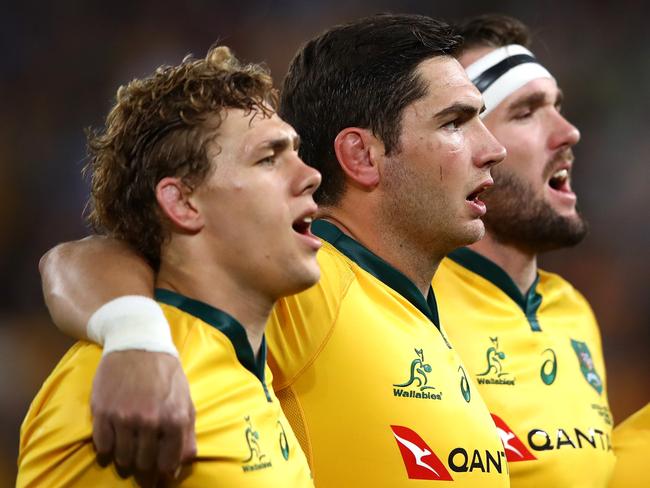 BRISBANE, AUSTRALIA - SEPTEMBER 08: Rob Simmons of the Wallabies and team mates sing the Australian national anthem during The Rugby Championship match between the Australian Wallabies and the South Africa Springboks at Suncorp Stadium on September 8, 2018 in Brisbane, Australia.  (Photo by Cameron Spencer/Getty Images)