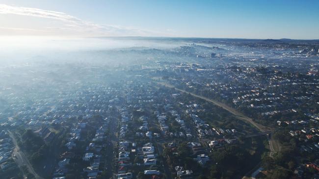 A thick smoke haze blankets Brisbane on Monday morning. Picture: Sean Callinan