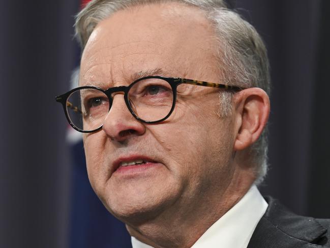 CANBERRA, AUSTRALIA, NewsWire Photos. DECEMBER 4, 2023: The Prime Minister, Anthony Albanese holds a press conference announcing the death of Peta Murphy at Parliament House in Canberra. Picture: NCA NewsWire / Martin Ollman