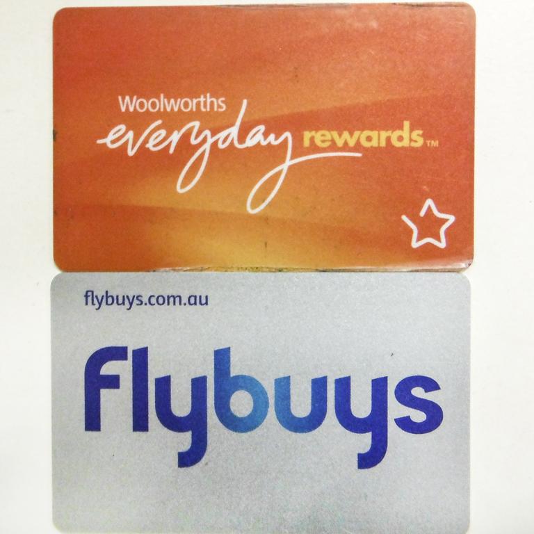 Coles vs Woolworths: Which one offers the most gift card bonus points?