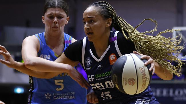 Geelong United import Haley Jones drives to the basket against UC Capitals. Picture: Darrian Traynor/Getty Images