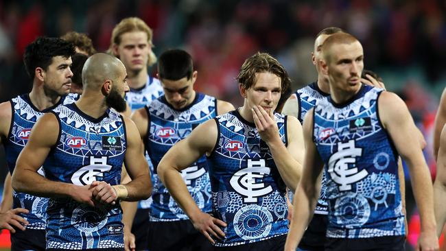 SYDNEY, AUSTRALIA – MAY 26: The Blue looks dejected as they leave the field after defeat during the round 11 AFL match between Sydney Swans and Carlton Blues at Sydney Cricket Ground, on May 26, 2023, in Sydney, Australia. (Photo by Mark Kolbe/AFL Photos/ via Getty Images )